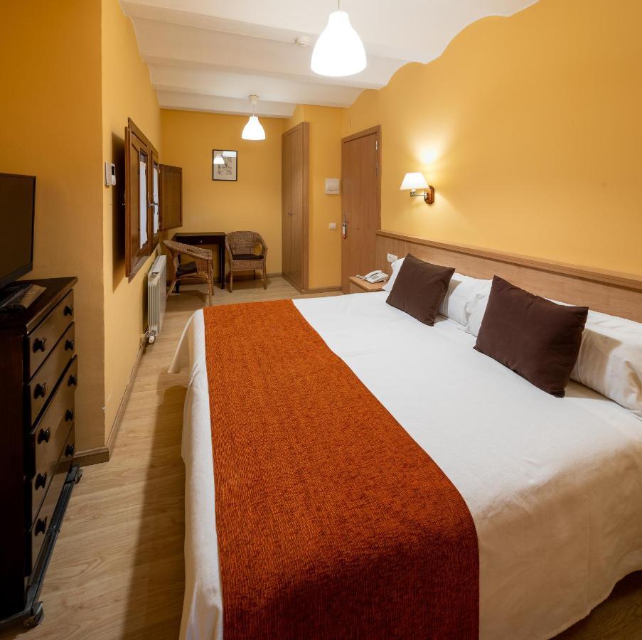 Hotel Ripoll Sant Hilari Sacalm Kültér fotó