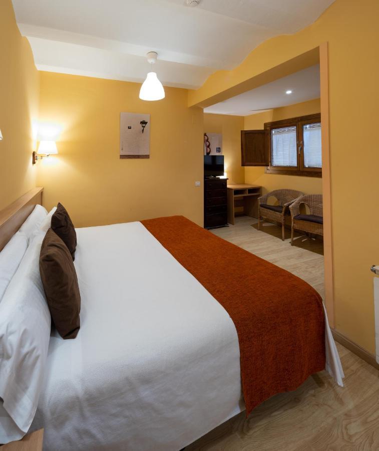 Hotel Ripoll Sant Hilari Sacalm Kültér fotó
