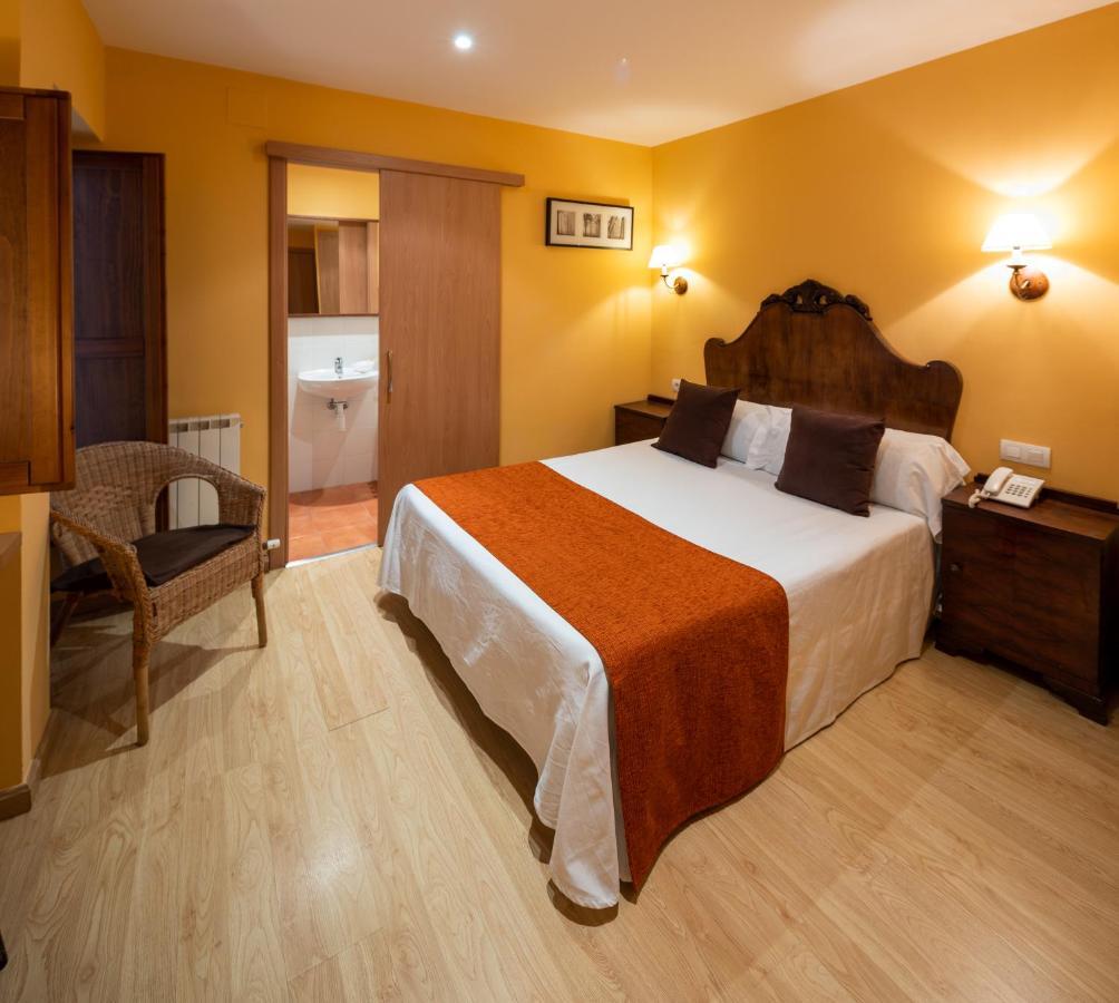 Hotel Ripoll Sant Hilari Sacalm Kültér fotó