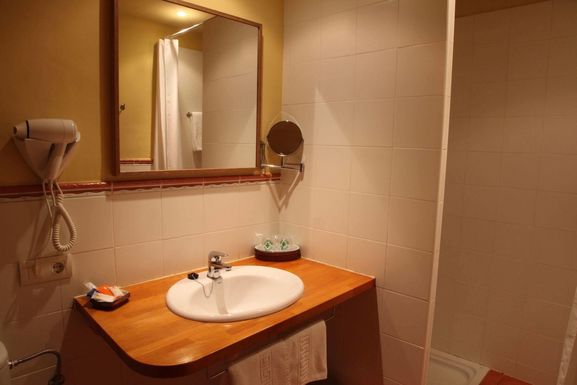 Hotel Ripoll Sant Hilari Sacalm Kültér fotó